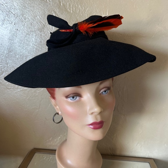 STYLISH 1940's BLACK FELT HAT - TURNED DOWN FRONT BRIM + ORANGE/BLACK FEATHERS